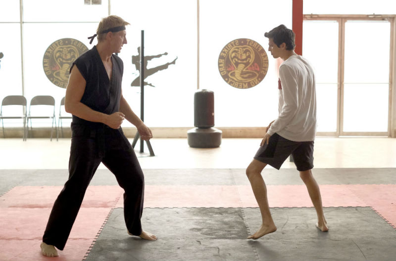 Illustration for article titled Cobra Kai es la brutal secuela de Karate Kid que no sabías que querías